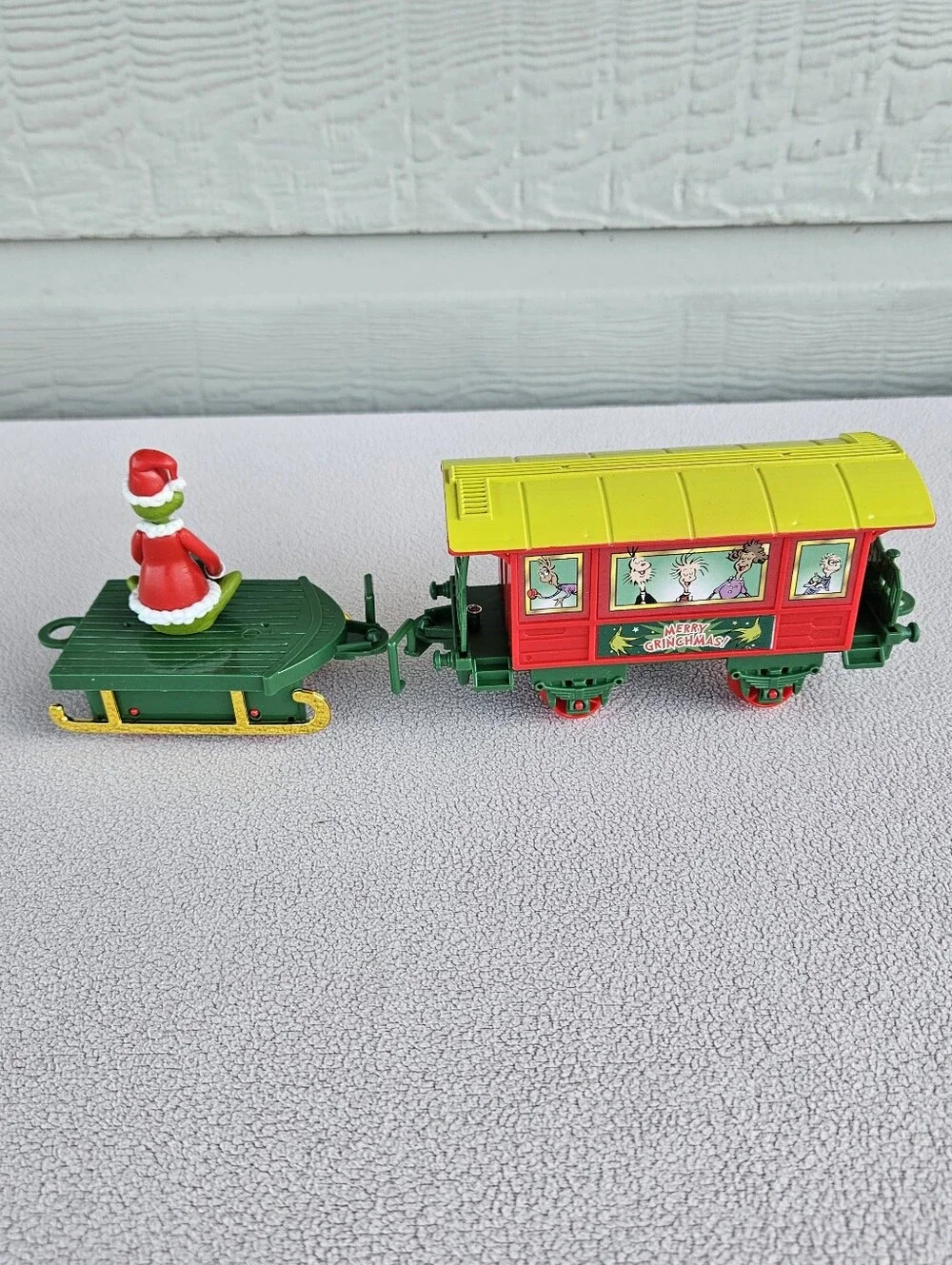 Ruz Dr. Seuss The Grinch Express Play Train Set Christmas Holiday 12pc Green Red